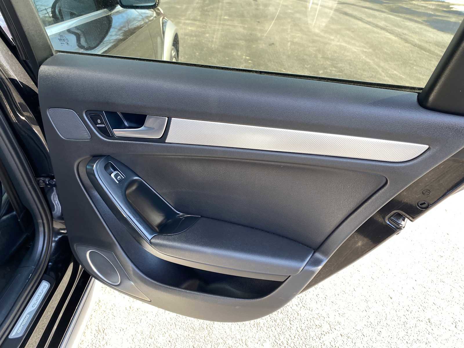 Used 2016 Audi A4 Premium Plus w/ Technology Package image 40