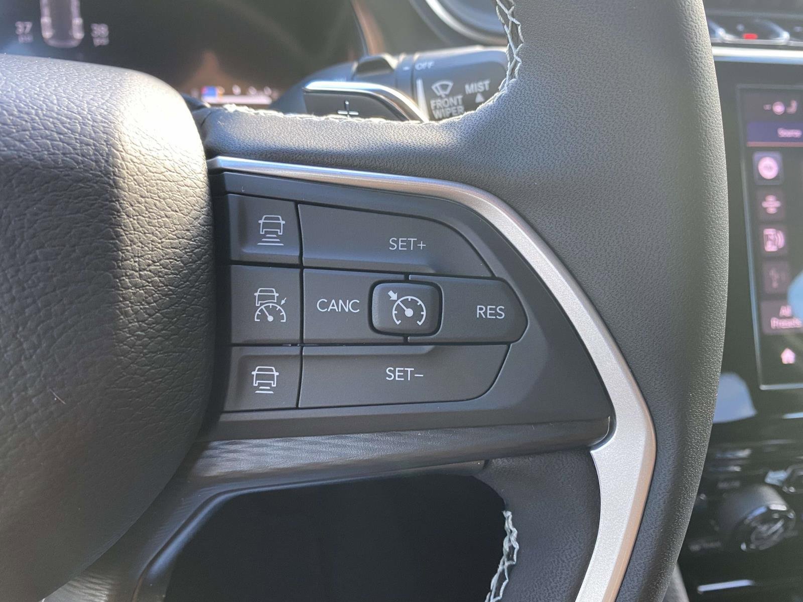 New 2025 Jeep Grand Cherokee Laredo image 22