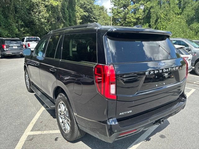 Used 2025 Ford Expedition Active RWD image 4