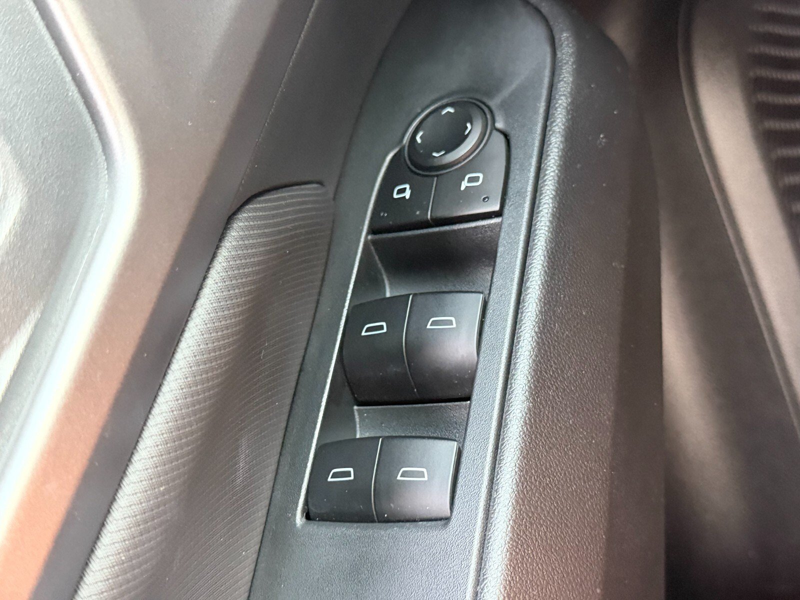 Used 2025 Chevrolet Equinox EV LT FWD image 32