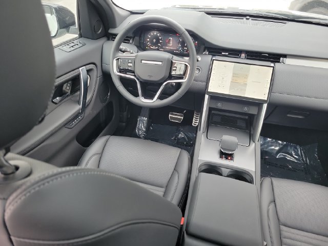Used 2025 Land Rover Discovery Sport Dynamic SE AWD/4WD image 19
