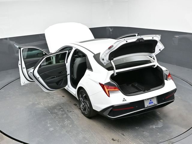 Used 2024 Hyundai Elantra Limited image 36