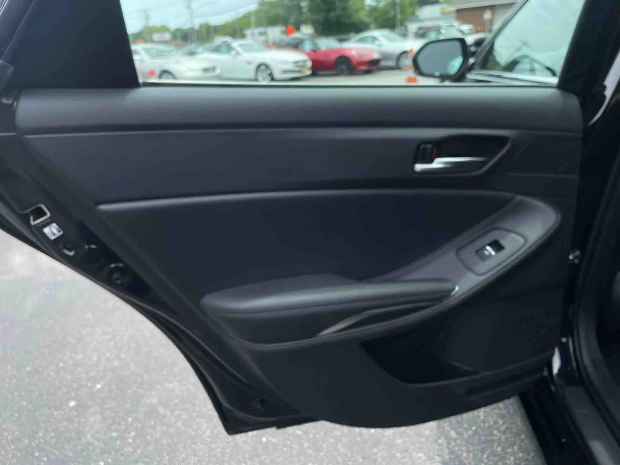 Used 2019 Toyota Avalon XLE image 27
