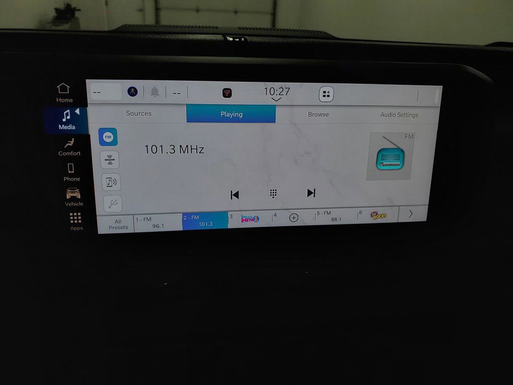 Used 2025 Jeep Wrangler Sport AWD/4WD image 17