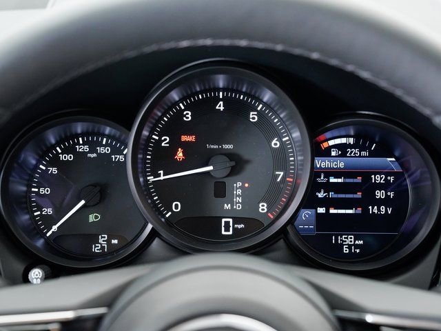 Certified 2025 Porsche Macan image 15