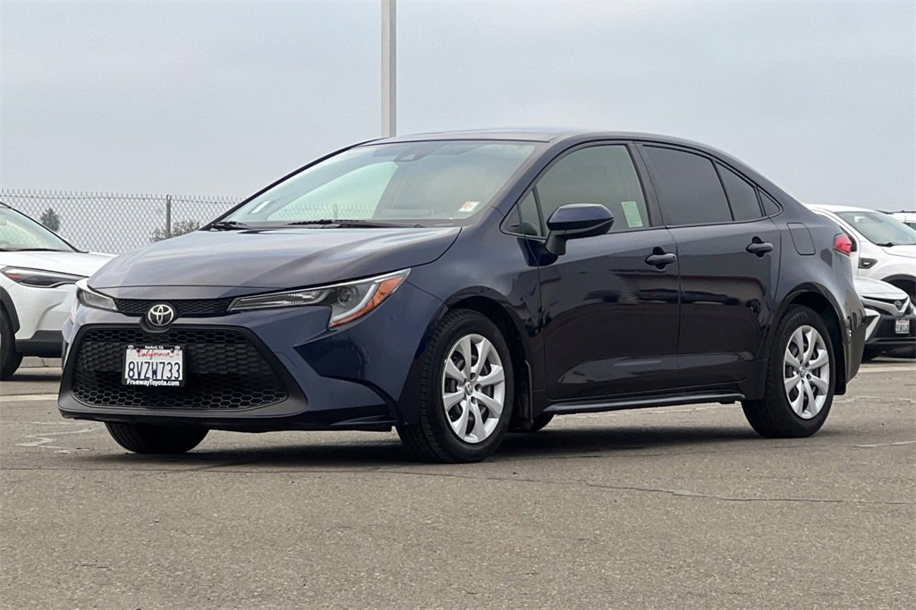 Used 2021 Toyota Corolla LE w/ Carpet Mat Package (TMS) image 10