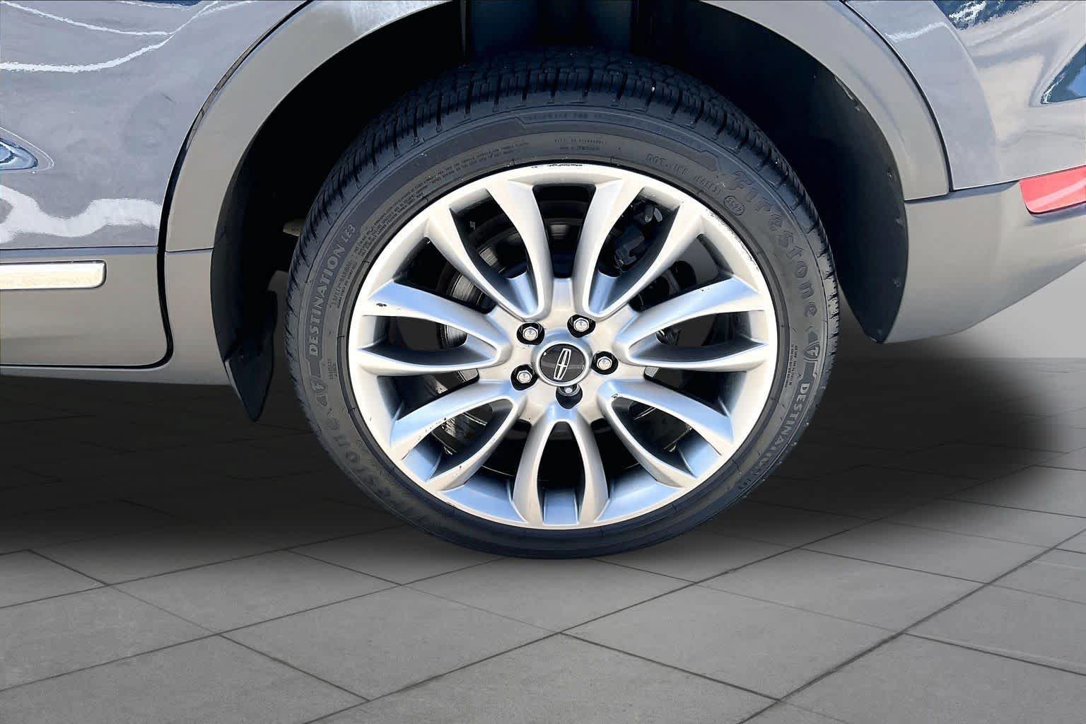 Used 2017 Lincoln MKC Reserve FWD image 11