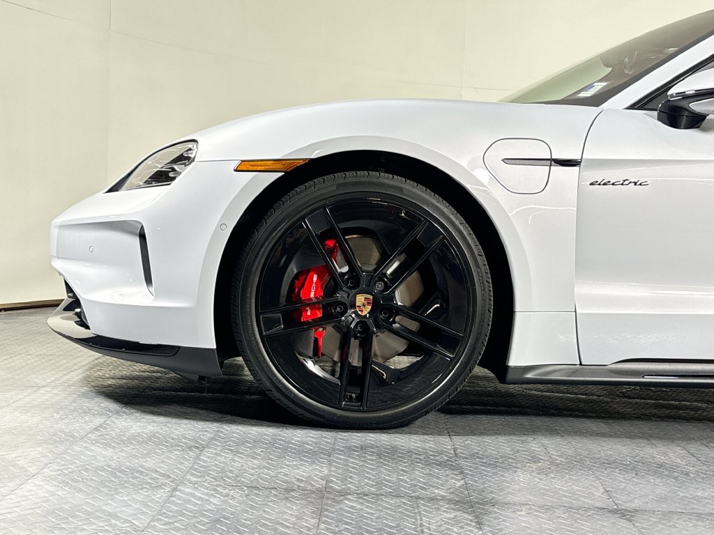 Certified 2026 Porsche Taycan 4S AWD/4WD image 30