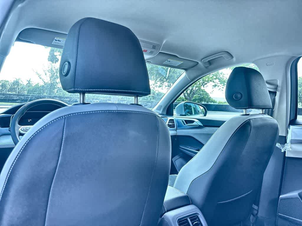 New 2026 Volkswagen Taos SE FWD image 23