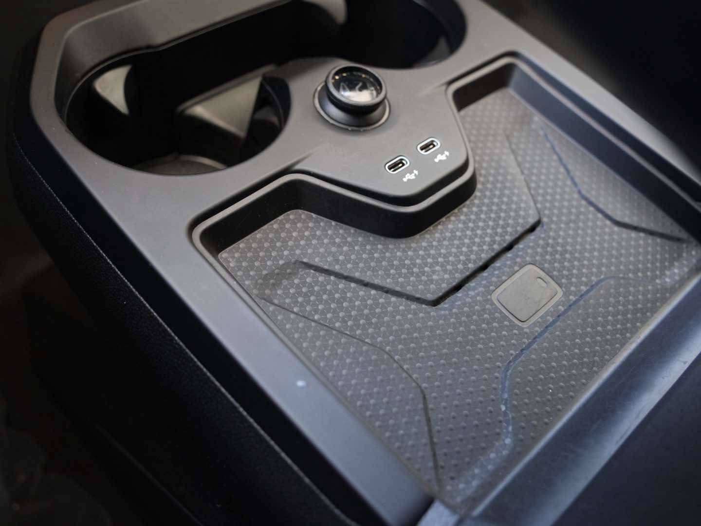 Used 2022 BMW iX xDrive50 image 10