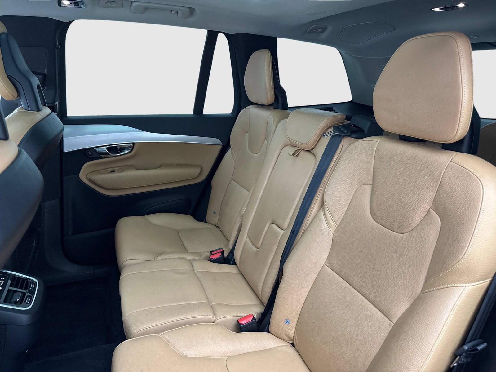 Used 2016 Volvo XC90 T6 Momentum w/ Protection Package Plus AWD/4WD image 36