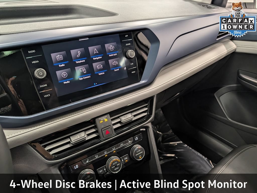 Used 2024 Volkswagen Taos SE w/ Panoramic Sunroof Package AWD/4WD image 15