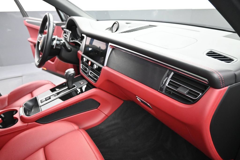 Certified 2024 Porsche Macan GTS AWD/4WD image 22