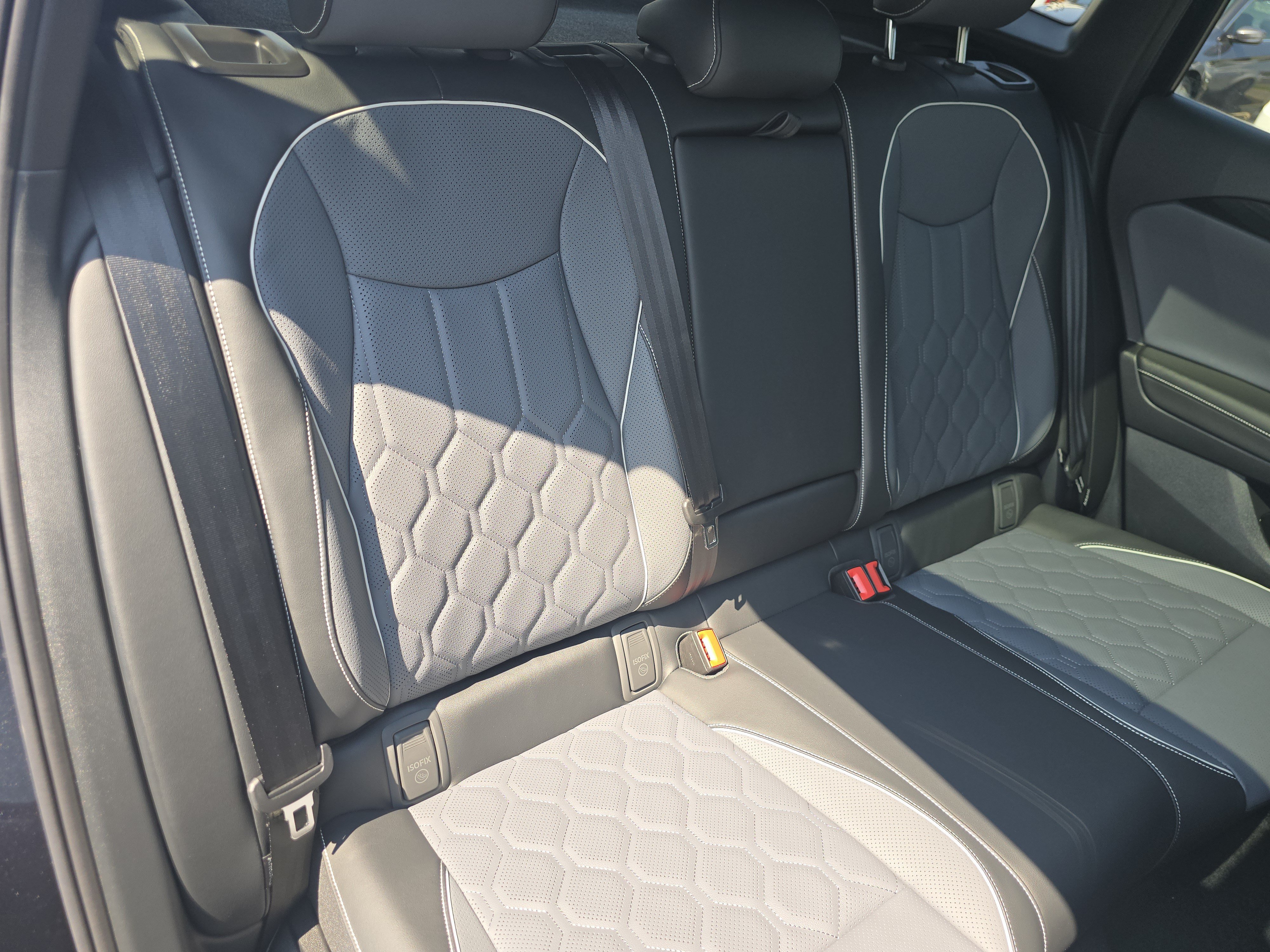 New 2026 Volkswagen Tiguan SEL R-Line AWD/4WD image 20