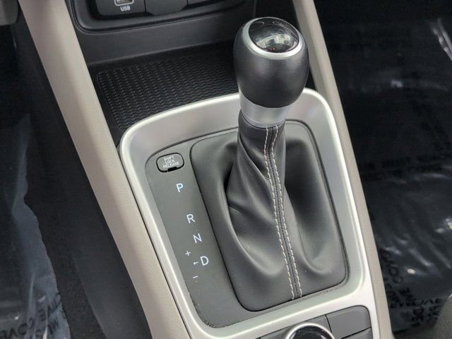 Used 2025 Hyundai Venue SEL FWD image 19