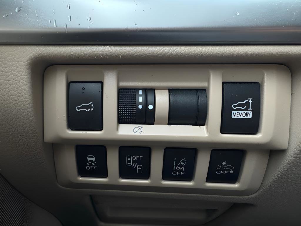 Used 2018 Subaru Outback 2.5i Premium AWD/4WD image 23