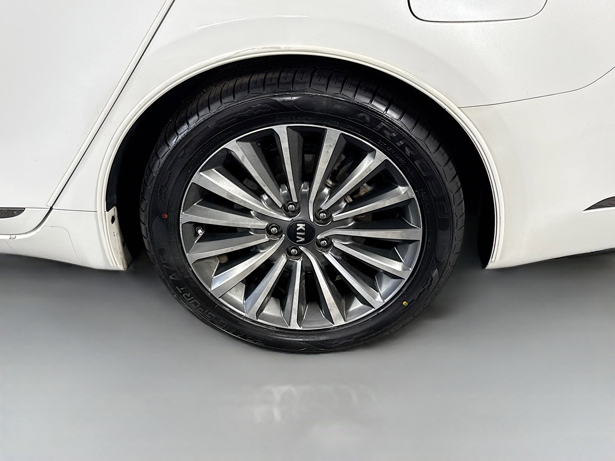 Used 2017 Kia Cadenza Technology image 37