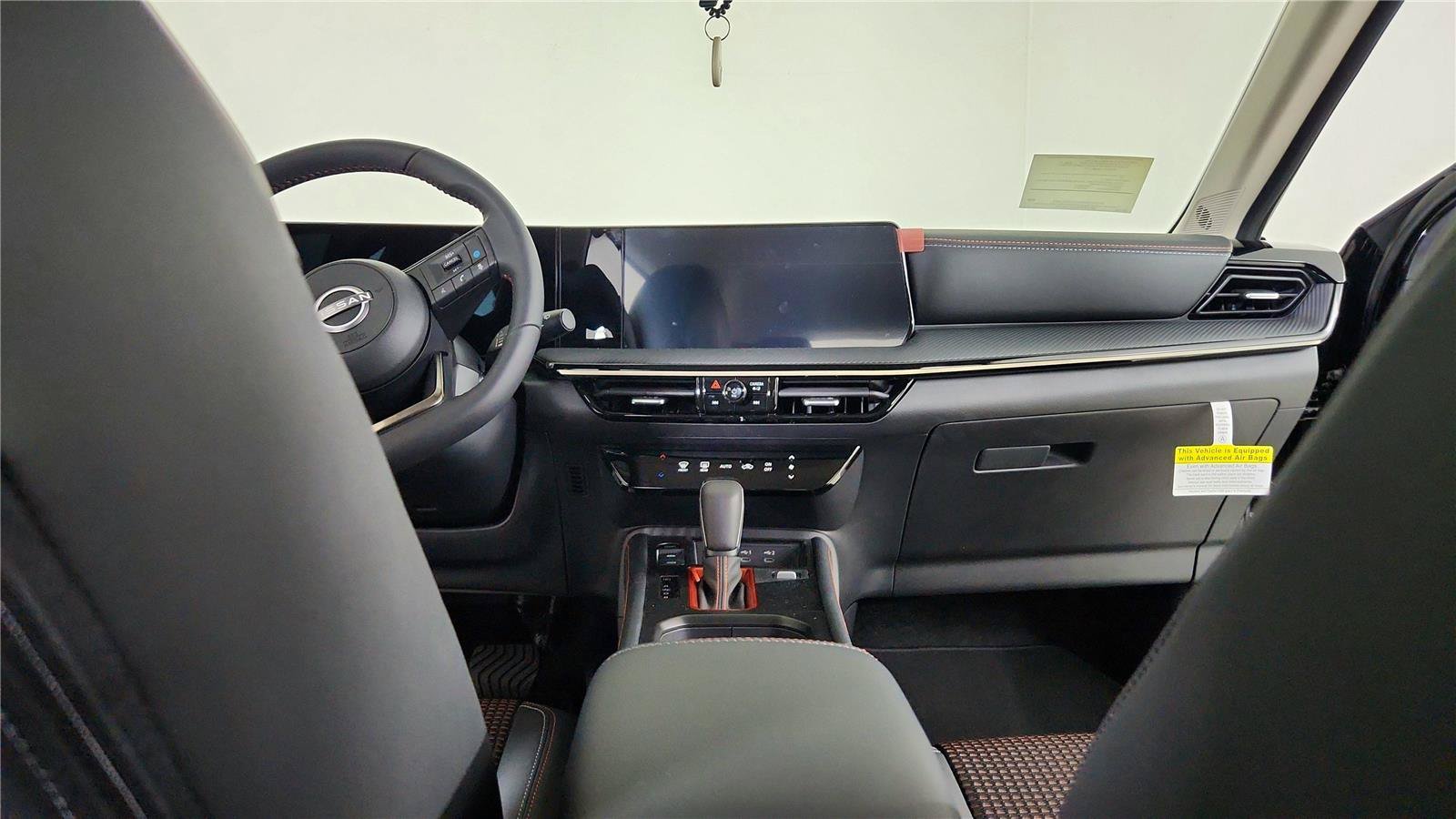 Certified 2025 Nissan Kicks SR FWD image 17