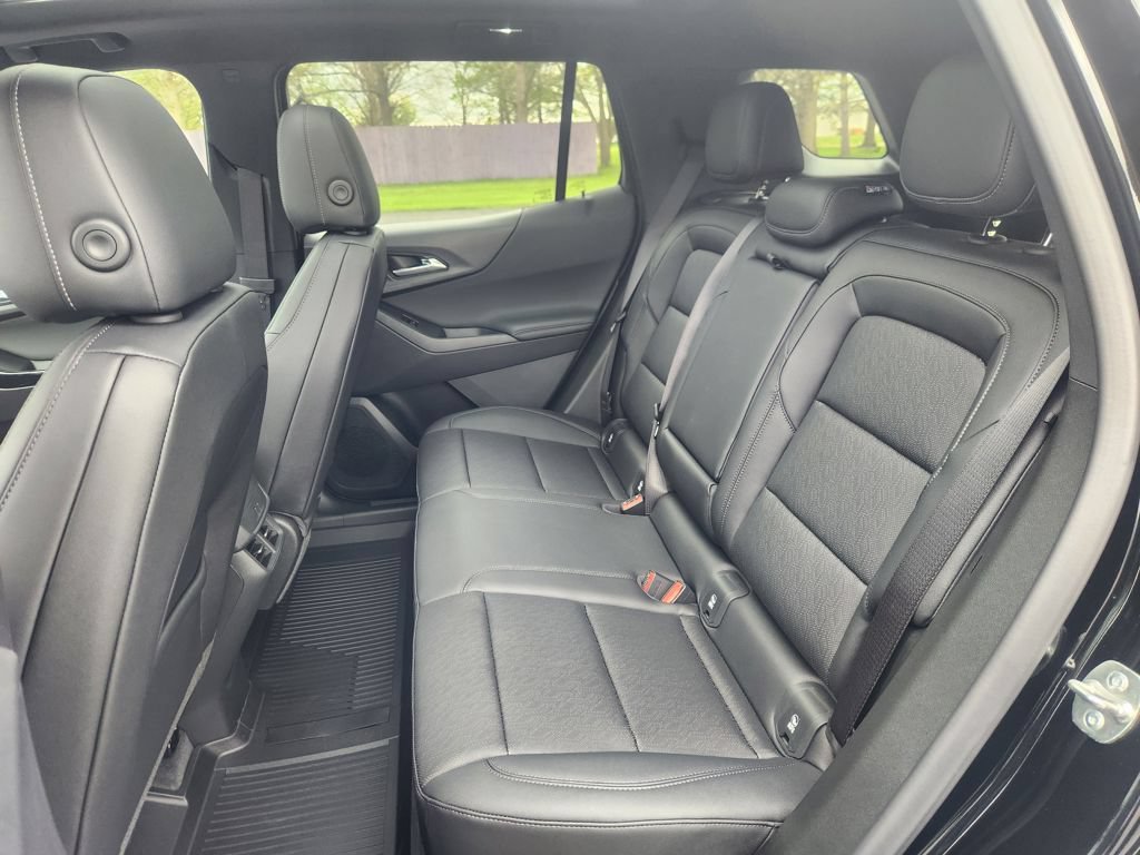 New 2026 Chevrolet Equinox LT w/ Convenience Package II FWD image 23