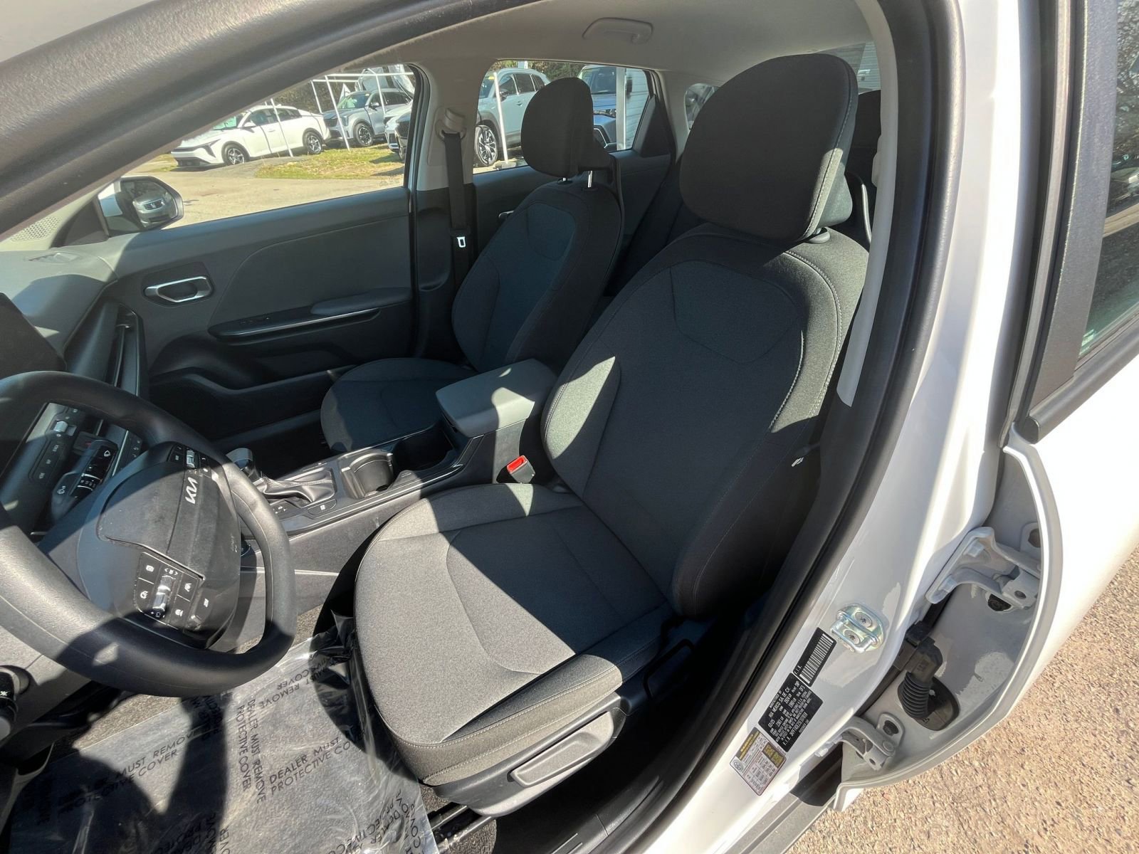 Used 2025 Kia K4 LXS image 34