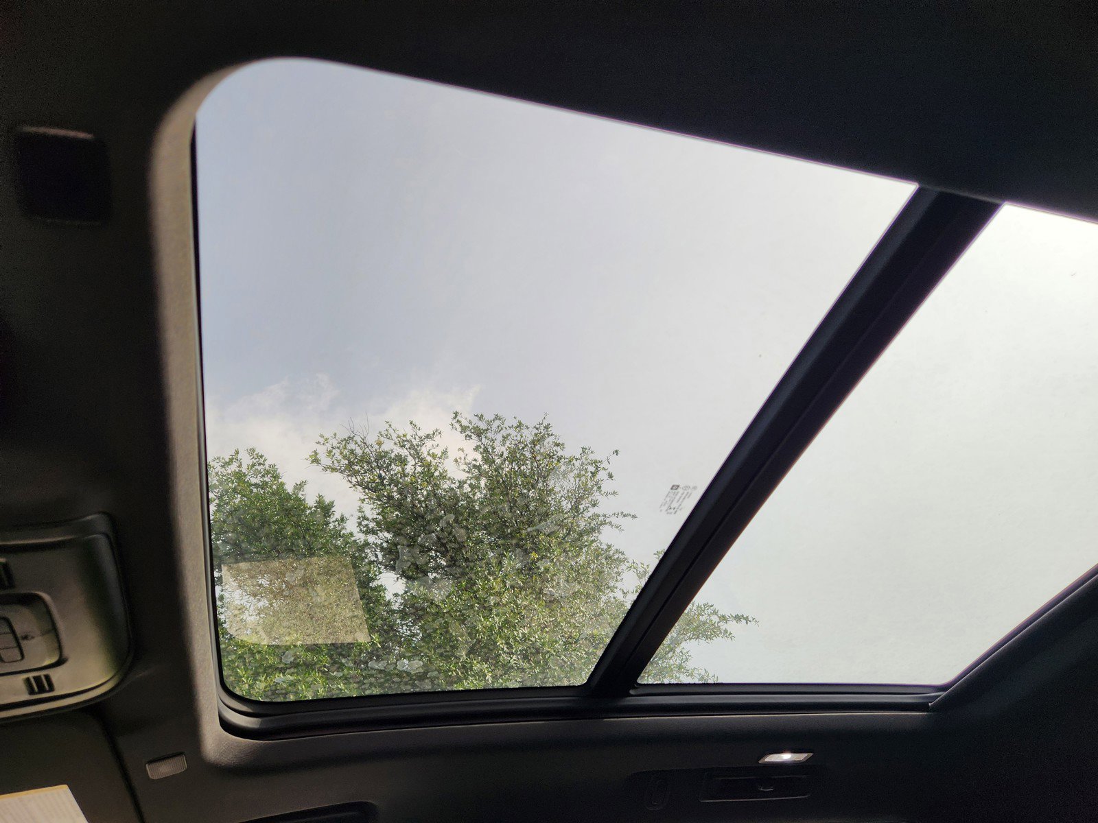 Used 2021 Chevrolet Tahoe Z71 w/ Z71 Signature Package AWD/4WD image 6