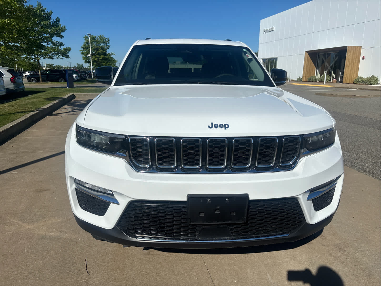 Used 2022 Jeep Grand Cherokee Limited 4xe AWD/4WD image 3