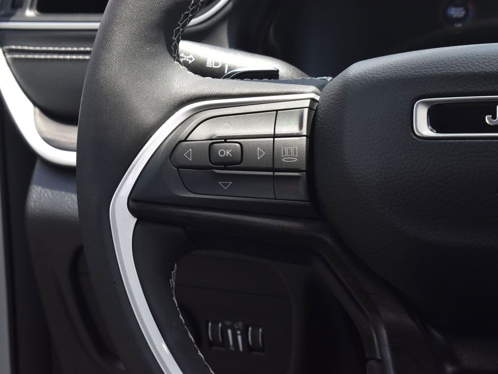 Used 2023 Jeep Grand Cherokee L Limited w/ Trailer Tow Group (B) image 41