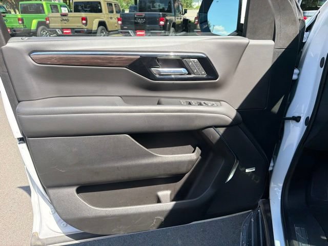 Used 2025 Chevrolet Tahoe LT w/ Comfort Package AWD/4WD image 18