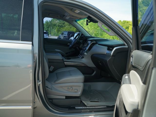 Used 2020 Chevrolet Tahoe LT w/ Luxury Package RWD image 20