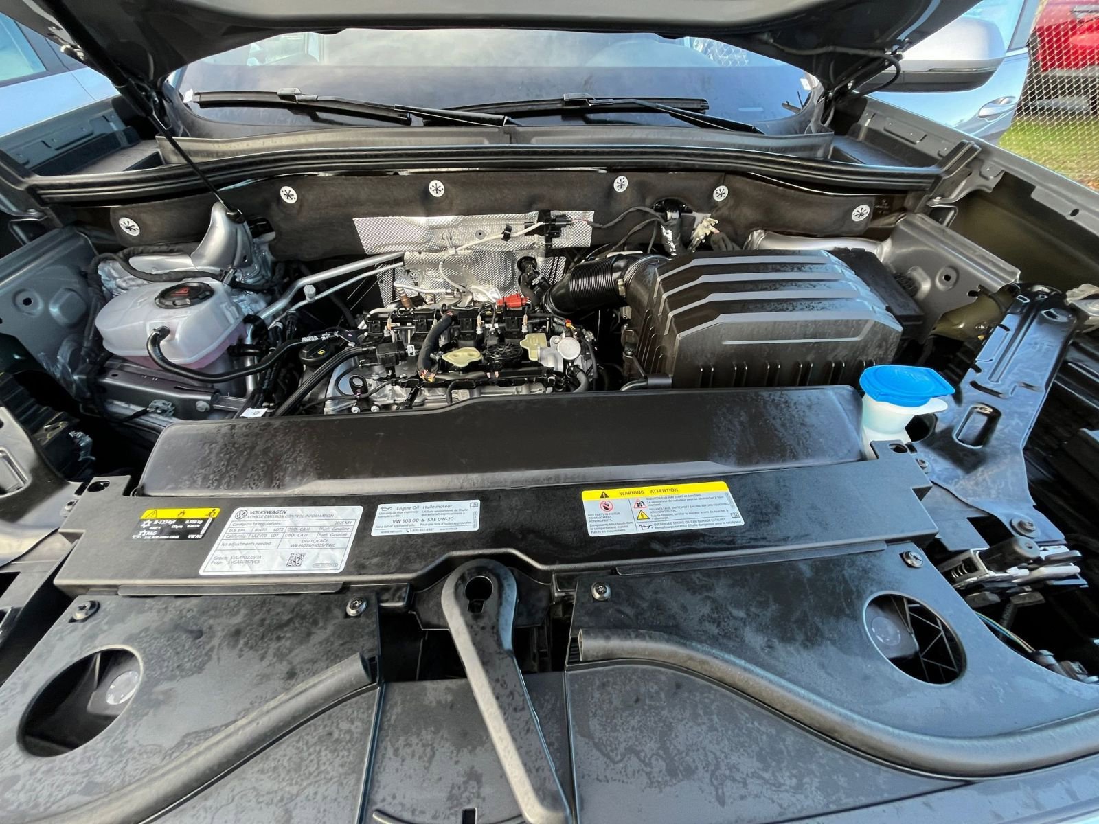 Used 2025 Volkswagen Atlas Cross Sport SE image 32