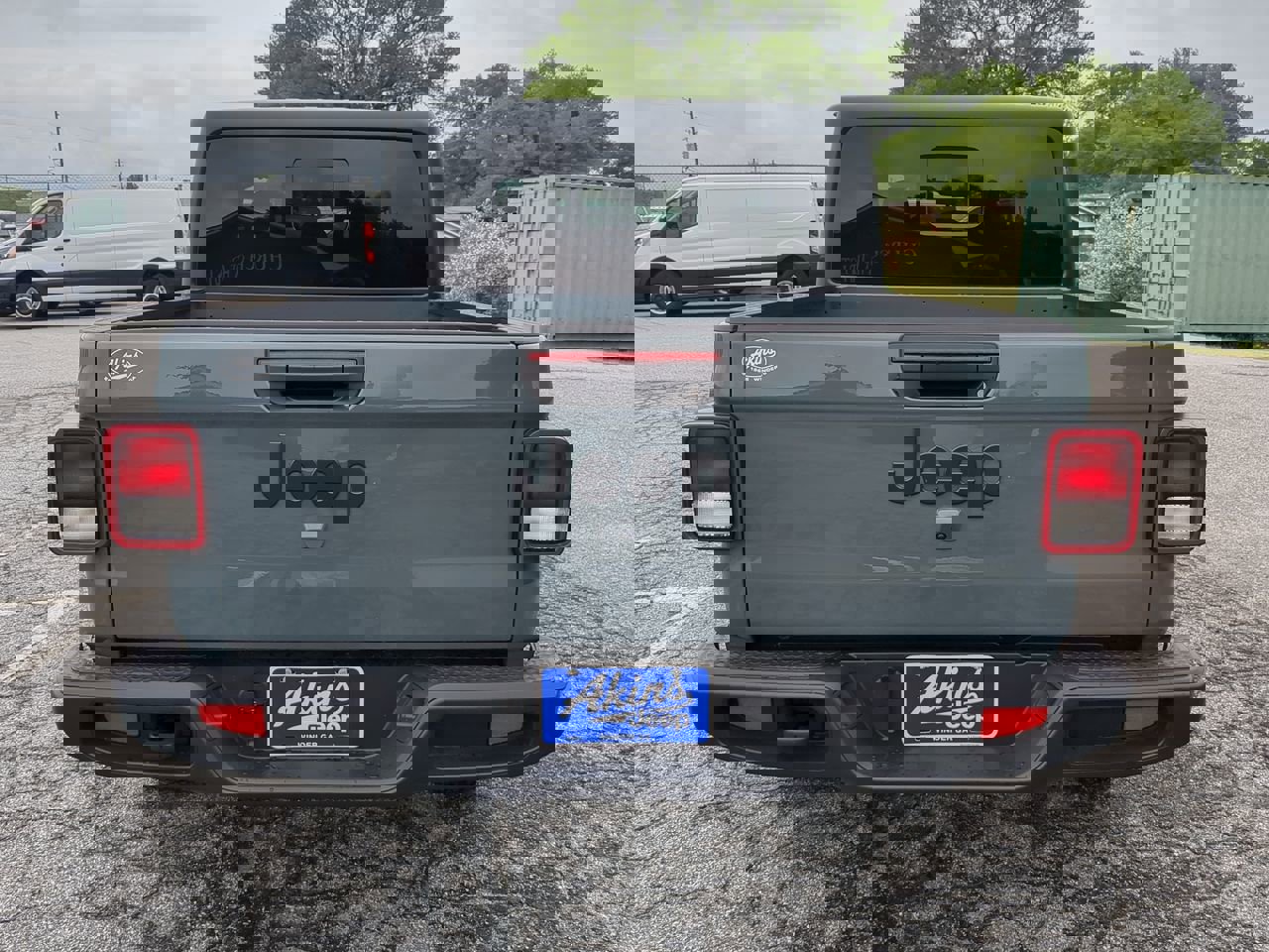 New 2025 Jeep Gladiator Sport image 4