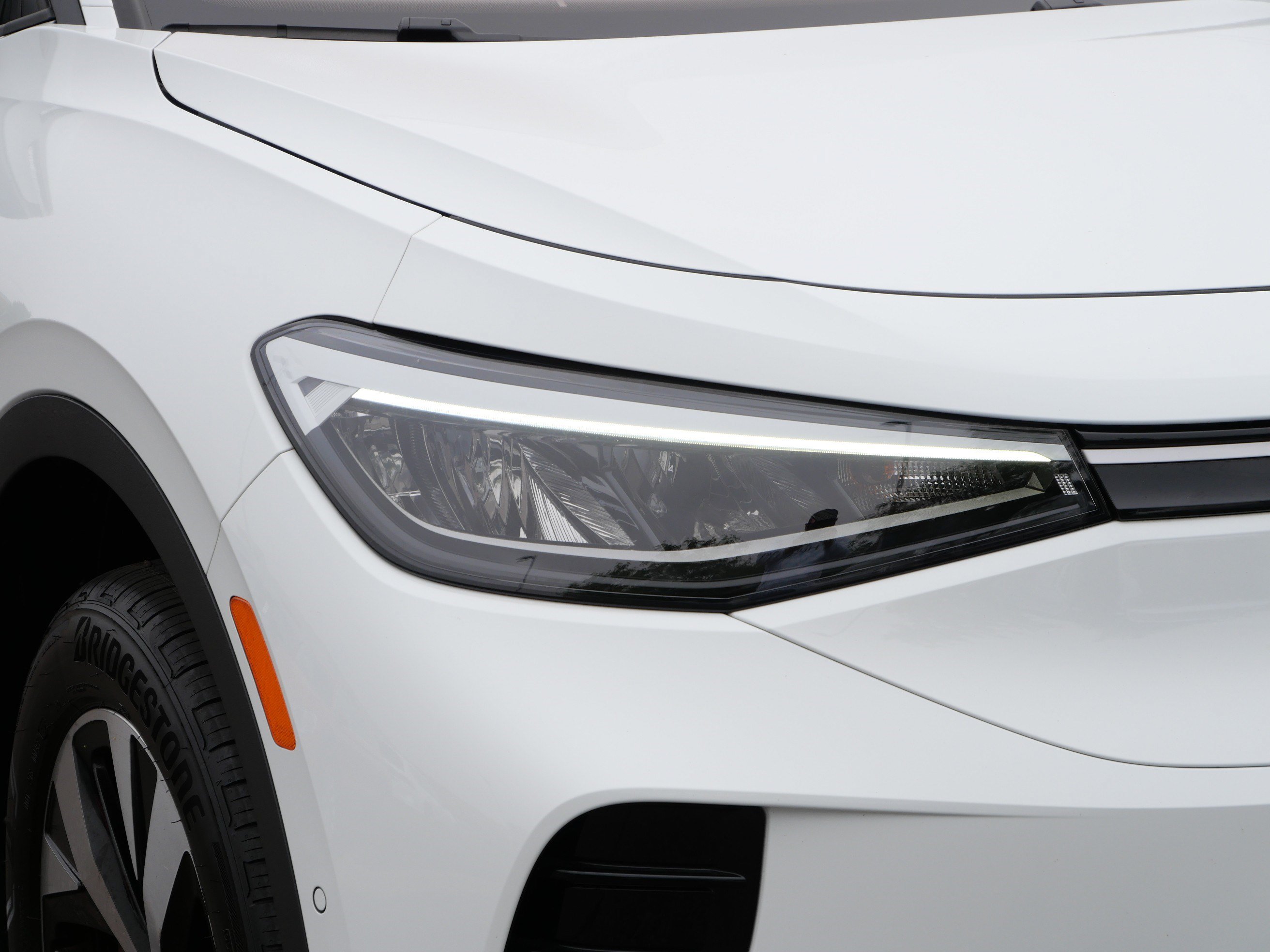 Certified 2023 Volkswagen ID.4 Pro AWD/4WD image 16