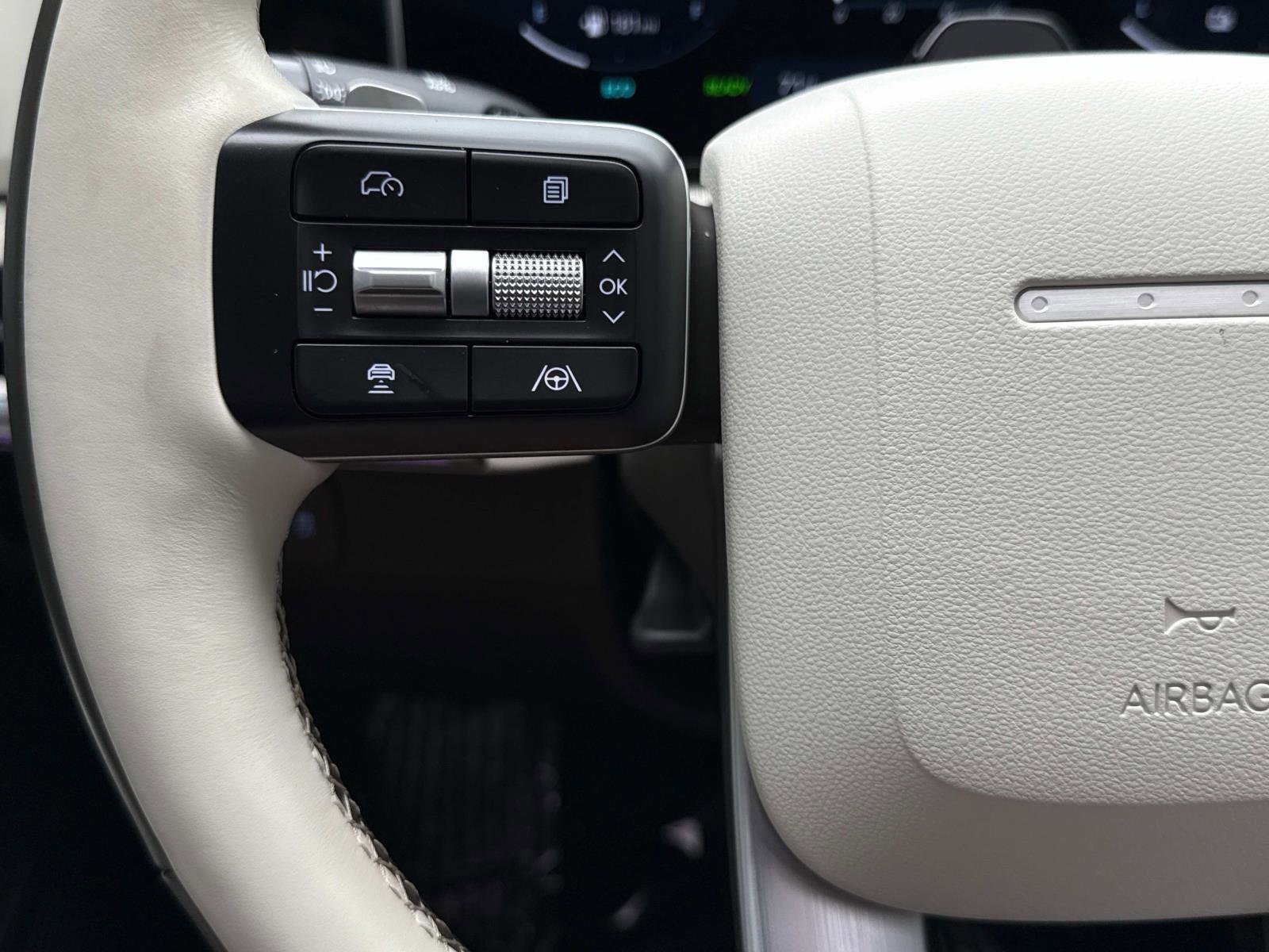 Used 2025 Hyundai Santa Fe Calligraphy image 9