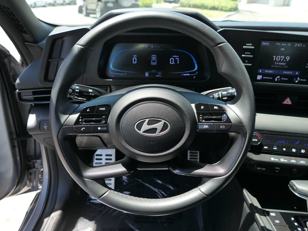 Certified 2025 Hyundai Elantra Sport FWD image 17