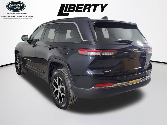 Used 2024 Jeep Grand Cherokee Limited AWD/4WD image 5