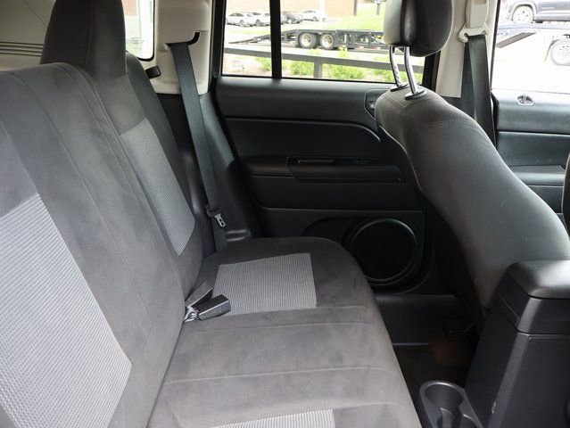 Used 2015 Jeep Compass Sport w/ Power Value Group FWD image 12