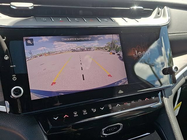 New 2026 Jeep Grand Cherokee Altitude AWD/4WD image 17
