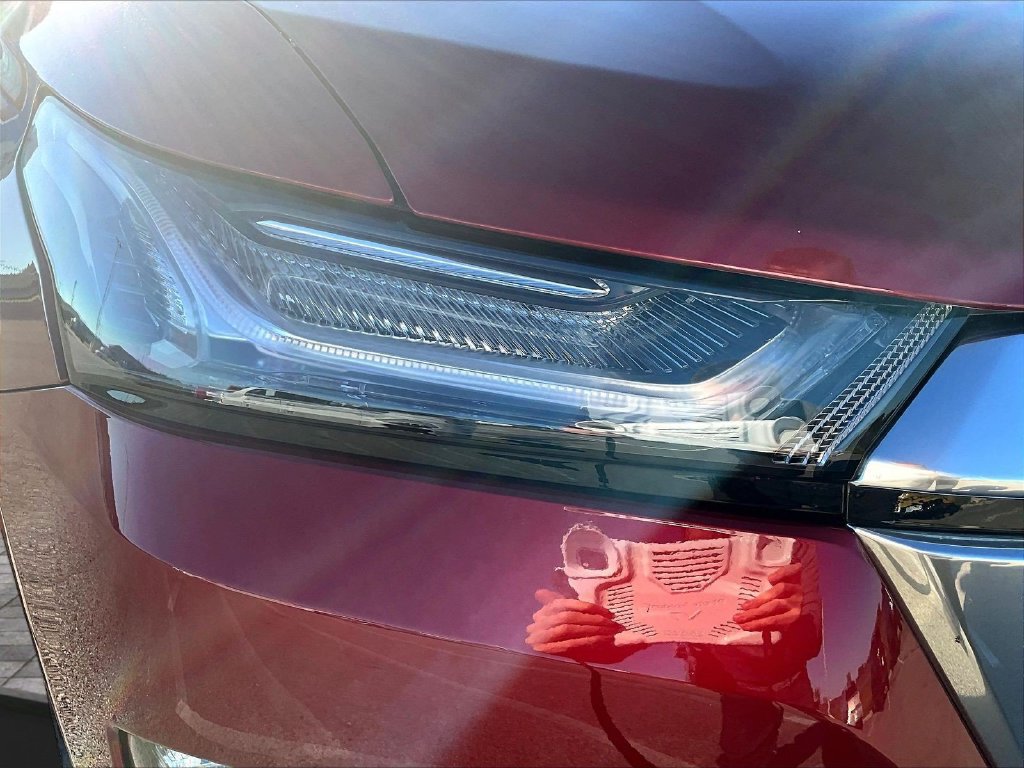 Used 2022 Chevrolet Traverse Premier AWD/4WD image 35