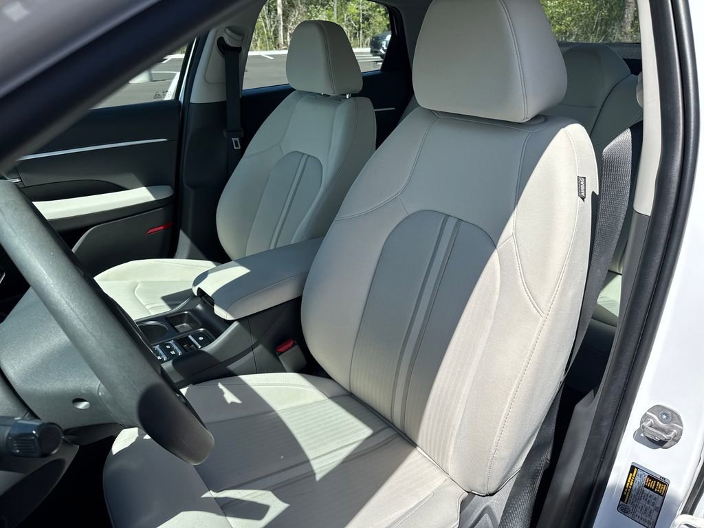 Certified 2025 Hyundai Sonata SE image 9