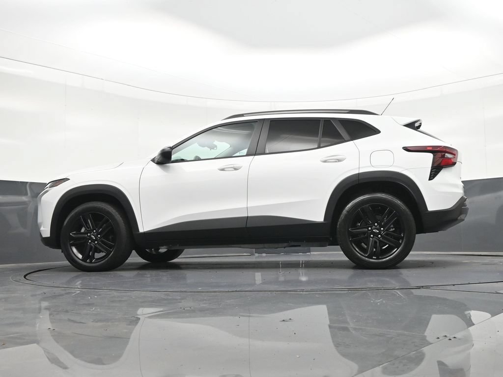 Used 2024 Chevrolet Trax ACTIV w/ Sunroof Package FWD image 25