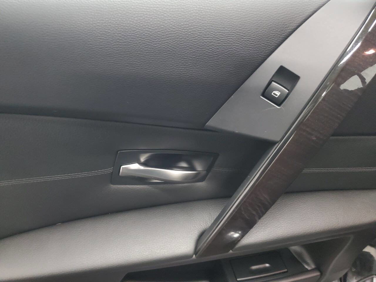 Used 2004 BMW 525i Sedan image 13