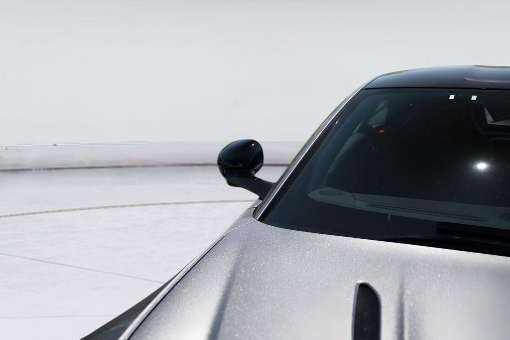 Used 2025 Aston Martin V8 Vantage Coupe RWD image 17