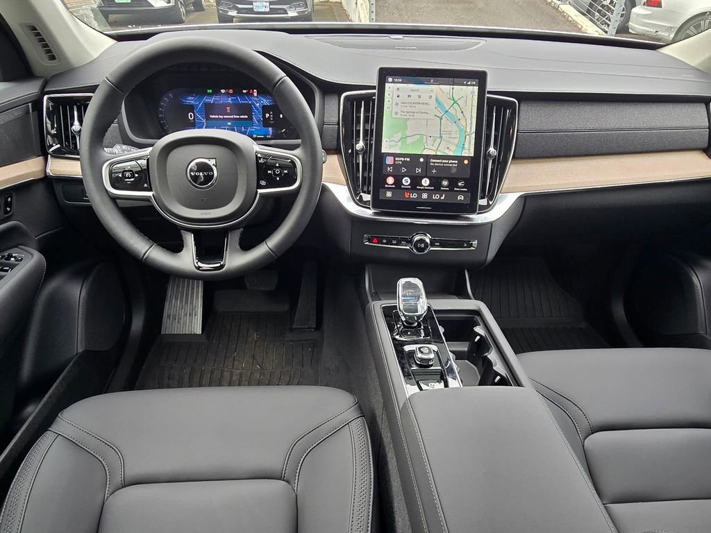 New 2025 Volvo XC90 B5 Plus w/ Protection Package Premier image 19