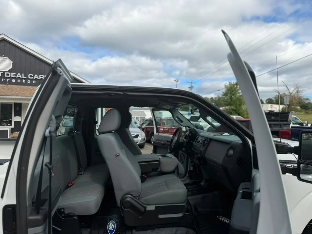 Used 2016 Ford F250 XL w/ Power Equipment Group AWD/4WD image 20