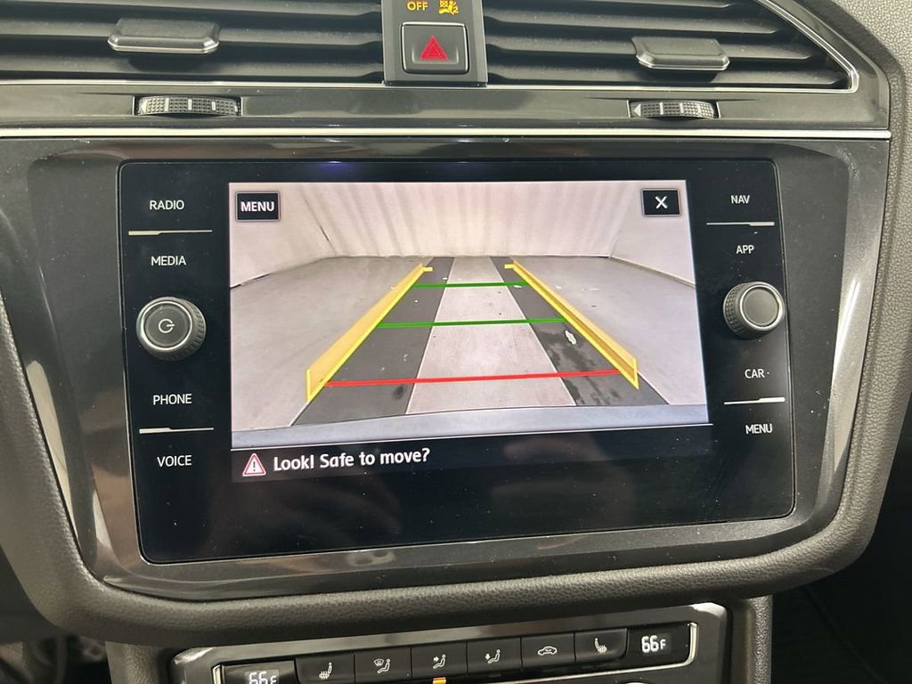 Used 2018 Volkswagen Tiguan SEL AWD/4WD image 15