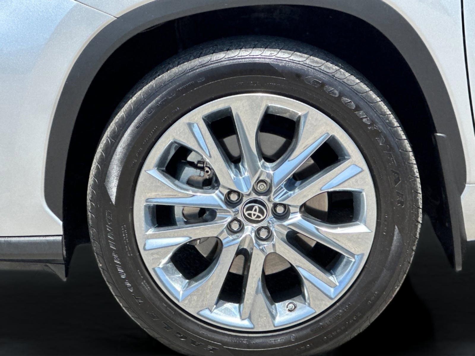 Used 2022 Toyota Highlander Limited image 27