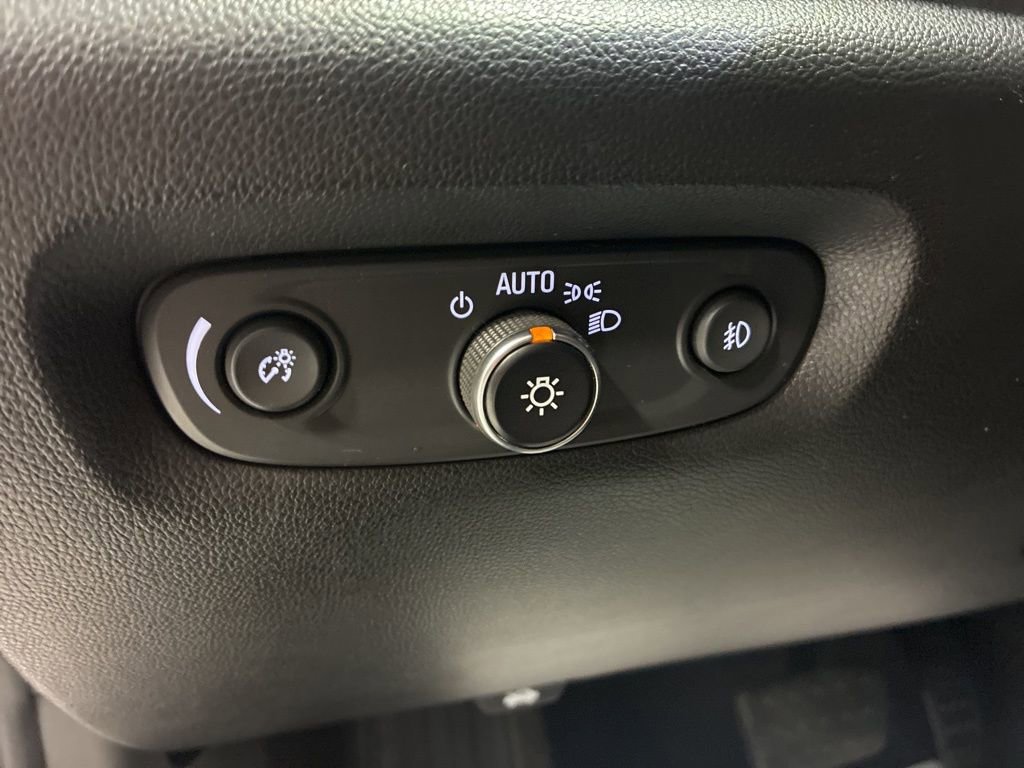 Used 2020 Chevrolet Traverse LT image 20