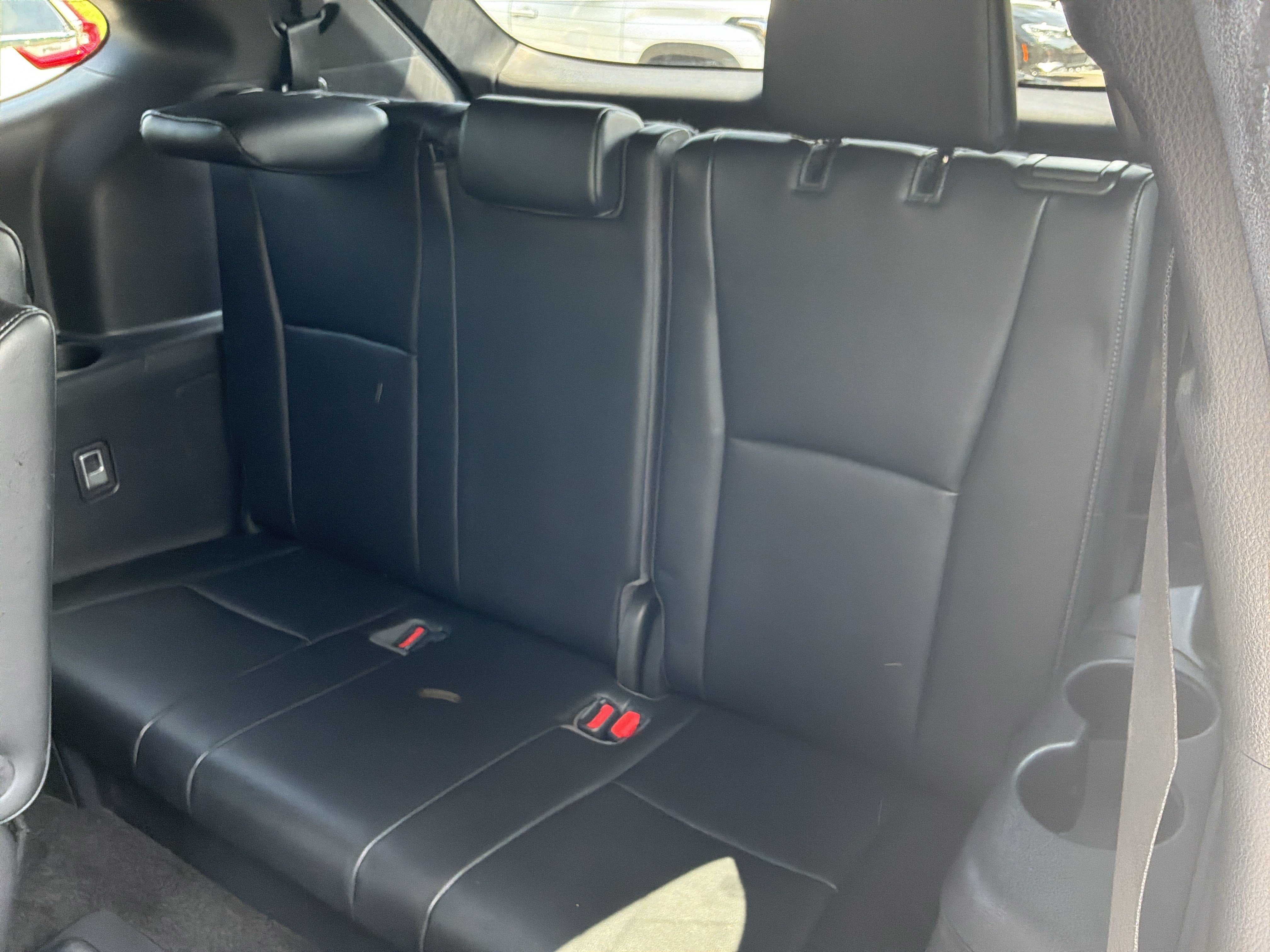 Used 2023 Toyota Highlander XSE FWD image 32