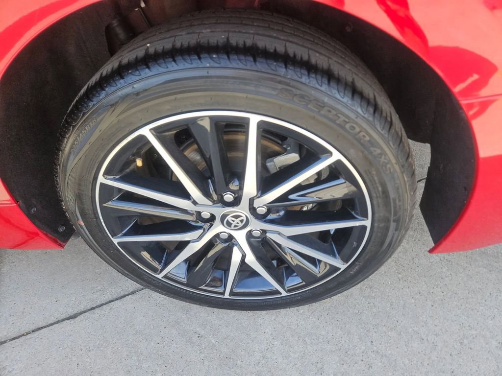 Used 2024 Toyota Camry SE image 25