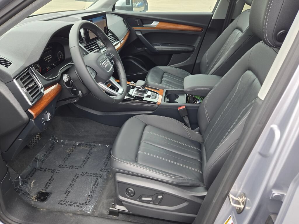Used 2023 Audi Q5 2.0T Premium Plus w/ Premium Plus Package AWD/4WD image 24